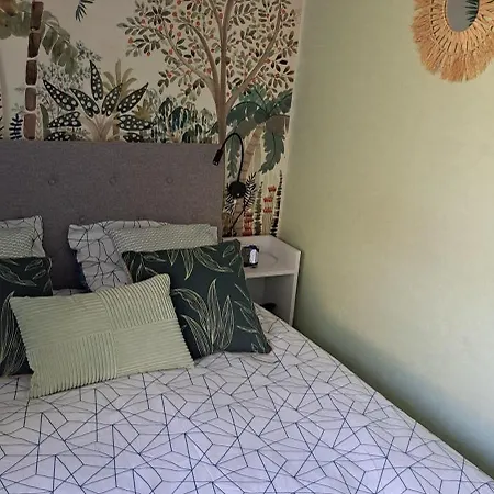 Phannie Renove Gd Balcon A 50m Des Thermes Apartment *