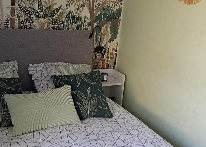 Dernieres Disponibilites Phannie Libre Apres 24 Octobre Jusque Fin Des Cures Base Ideale Confort Jolie Vue Cures 50m Parking Apartment *